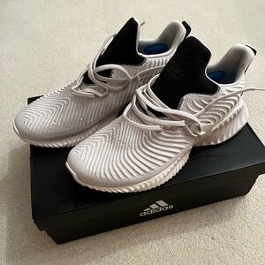 BRAND NEW! NEVER WORN! Adidas AlphaBounce Instinct Mens Running Shoes